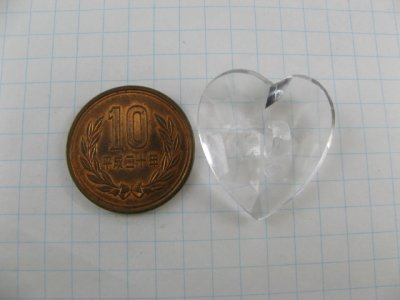 画像1: Vintage Plastic Clear Heart Button