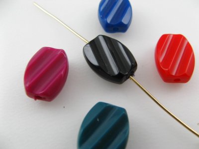 画像2: Vintage Plastic Slant Line Beads