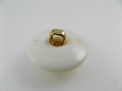 画像2: Plastic White+Gold Knot Button