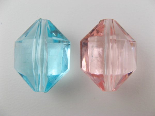 画像1: Vintage Plastic Clear Faceted Hexagon Beads (1)