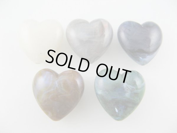 画像1: Vintage Plastic Marble Heart Beads (1)