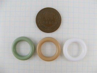 画像1: Vintage Mat-Color Plastic Ring Beads 