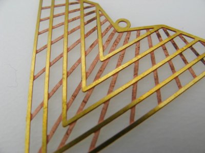 画像2: BRASS Textured Inverted triangle