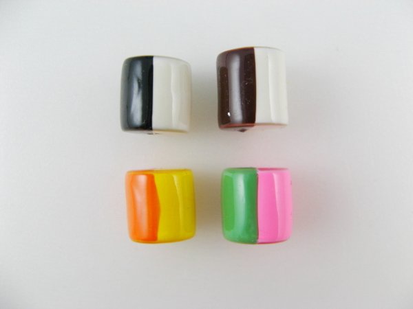 画像1: Vintage Plastic Column 2-Paint Beads 2個いり (1)