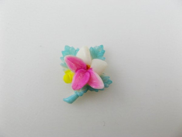 画像1: Vintage Plastic Flower Bouquet cabochon (1)