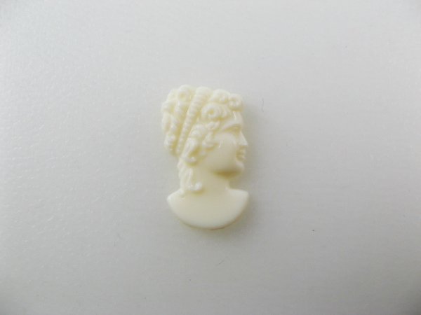 画像1: Vintage Plastic Ivory Cameo Head (1)