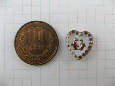 画像1: Penguin Heart Glass Intaglio Pendant (L)