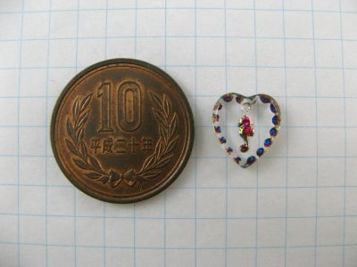 画像1: Tiny Seahorse Heart Glass Intaglio Pendant