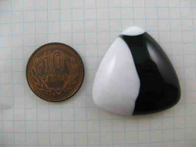 画像1: Vintage Lucite BK/WH Triangle Cabochon