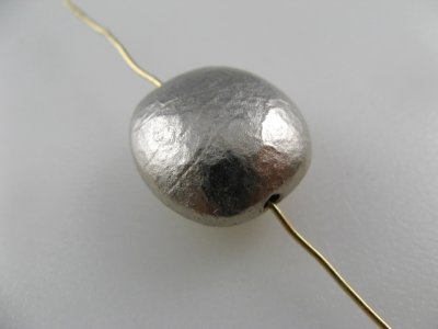 画像2: Vintage Plastic Silver SQ Wrinkle Beads 