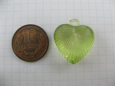 画像1: Vintage Plastic C/Lime Puffy Heart