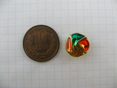 画像1: Vintage Plastic Gold Tricolor Button