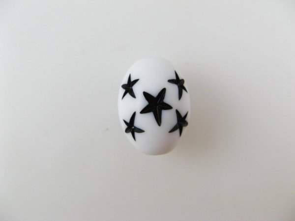 画像1: Vintage Plastic  WH+BK Star Oval Beads (1)