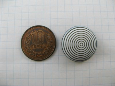 画像1: Vintage Plastic Spiral-shaped Button