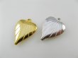 画像2: Vintage Plastic Metallic Line Heart Charm (2)