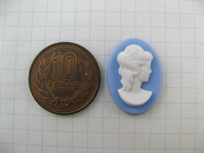 画像1: Vintage Plastic WH/Sax Cameo 25x18mm