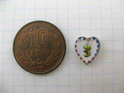 画像1: Tiny Cameo Heart Glass Intaglio Pendant