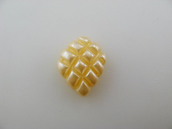 画像1: Vintage Resin Pearly Día Cabochon (1)