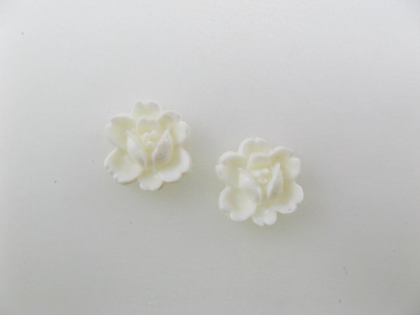 画像1: Vintage Lucite White Flower cabochon (1)