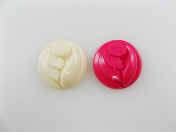 画像1: Vintage Acrylic Round+Lily? Cabochon (1)