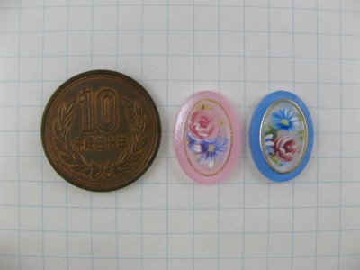 画像1: Vintage Plastic Pastel Flower Oval Cabochon