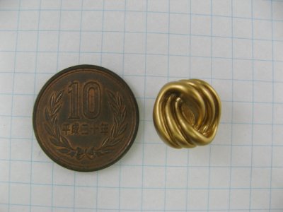 画像1: Vintage Plastic Gold Spiral Button (S)