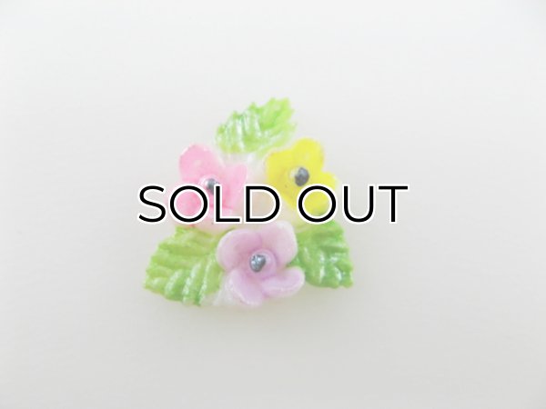 画像1: Vintage Triangle Trio Flower Cabochon (1)