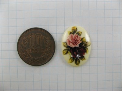 画像1: Vintage Plastic Ivory Flower Oval Cabochon 25x18mm