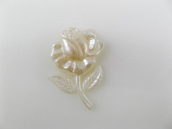 画像1: Vintage Plastic Pearlized Flower Cabochon (1)