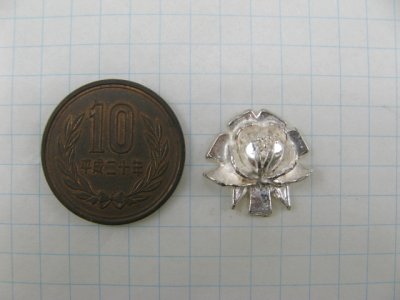 画像1: Vintage Plastic Silverplated Rose Flower Cabochon